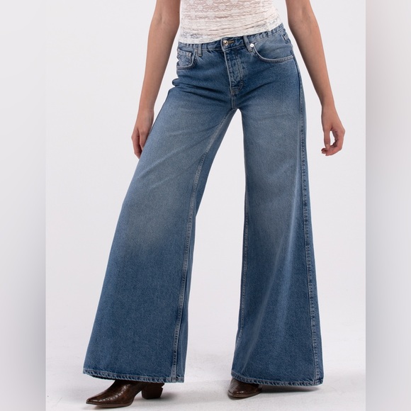 🎉LAST CHANCE🎉FREE PEOPLE
Lovefool Low Rise Jeans - Picture 9 of 15